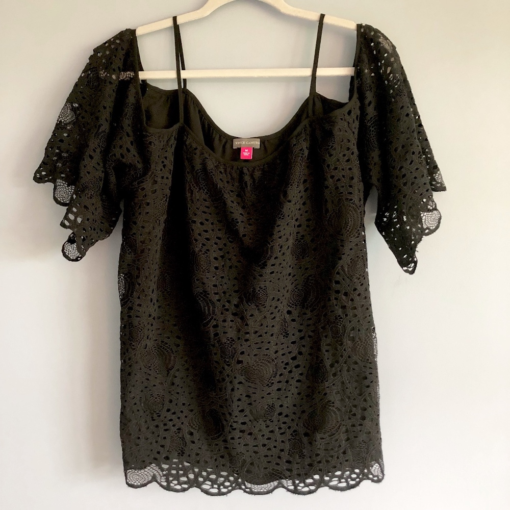 NEW Vince Camuto Black Cold Shoulder Lace Top-MED